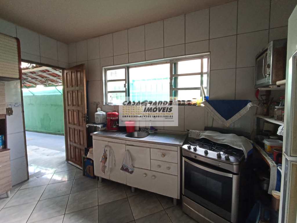 Casa em Praia Grande, no bairro Maracanã