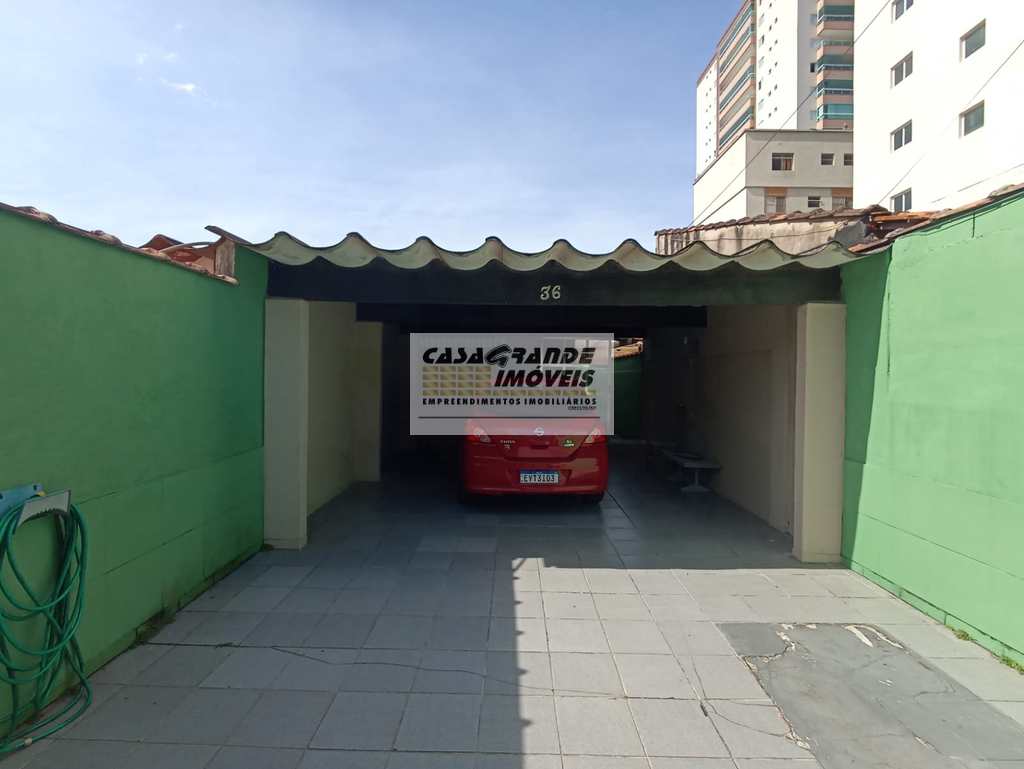 Casa em Praia Grande, no bairro Maracanã