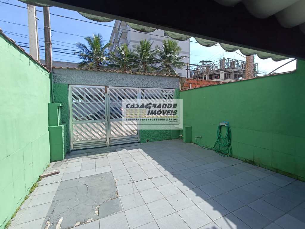 Casa em Praia Grande, no bairro Maracanã