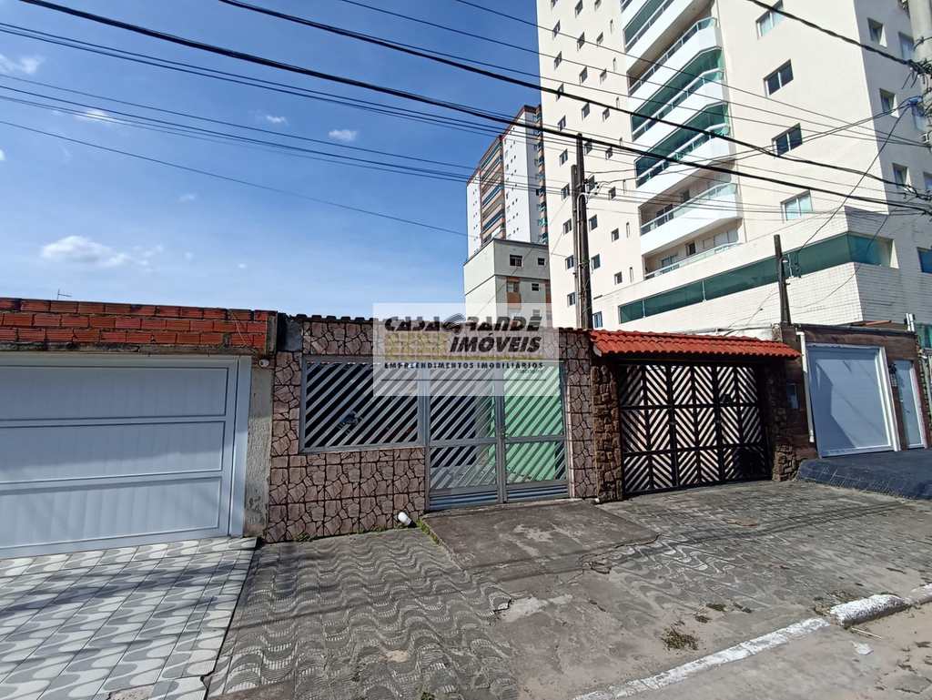 Casa em Praia Grande, no bairro Maracanã