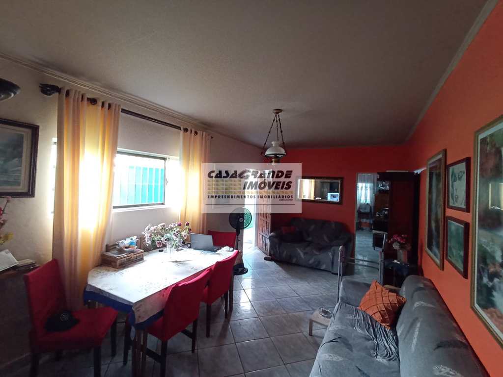 Casa em Praia Grande, no bairro Maracanã