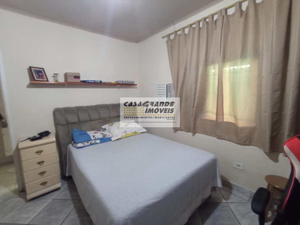 Casa em Praia Grande, no bairro Maracanã