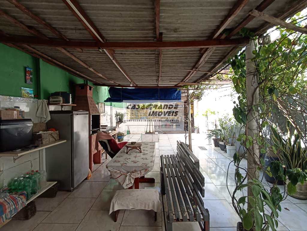 Casa em Praia Grande, no bairro Maracanã