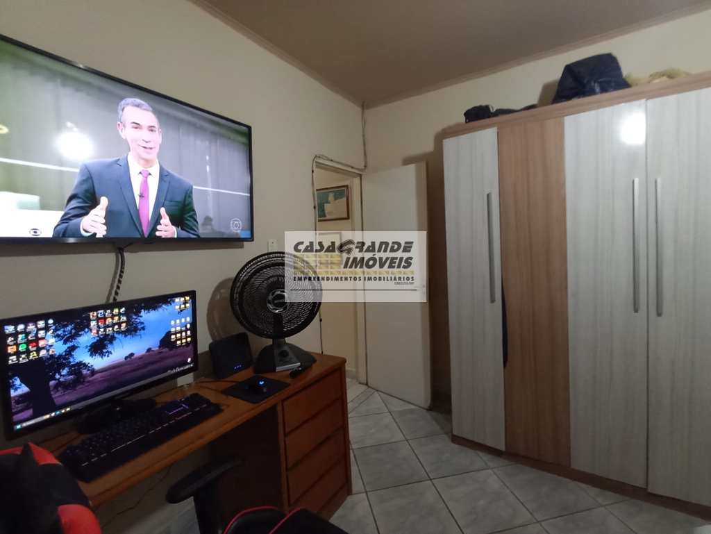 Casa em Praia Grande, no bairro Maracanã