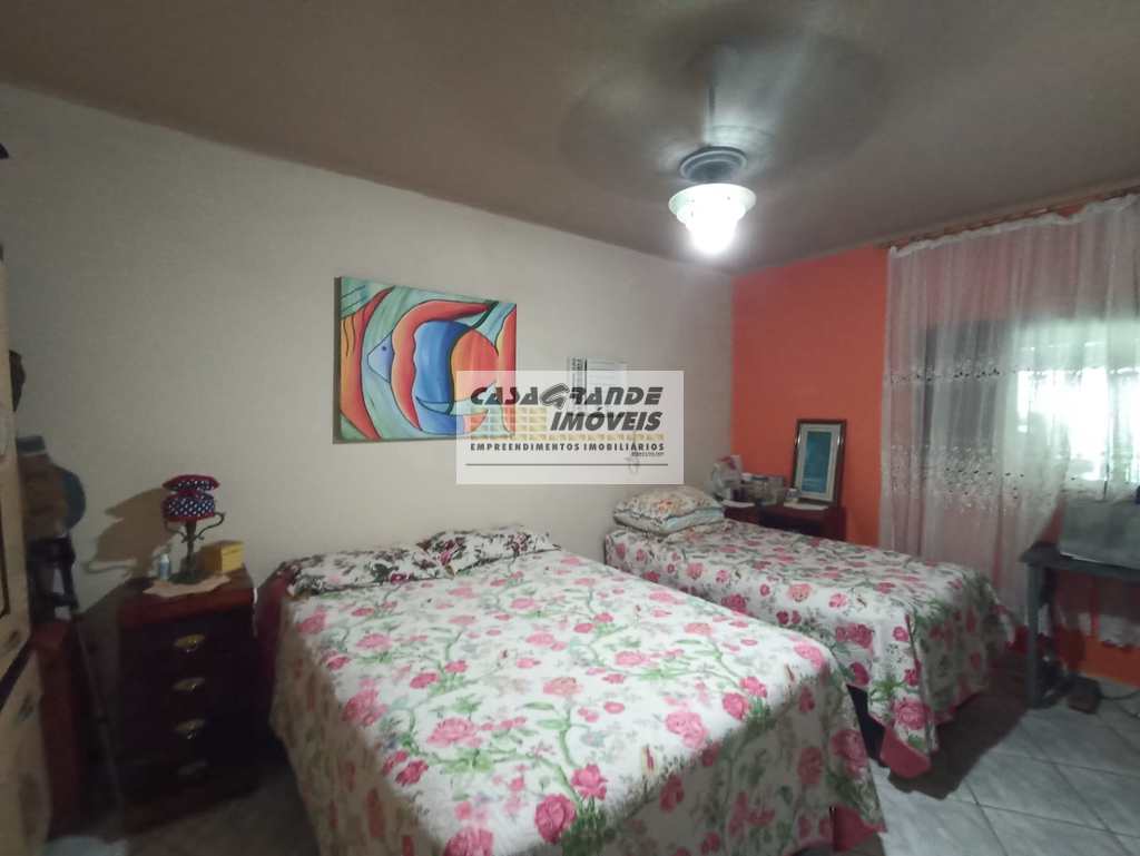 Casa em Praia Grande, no bairro Maracanã