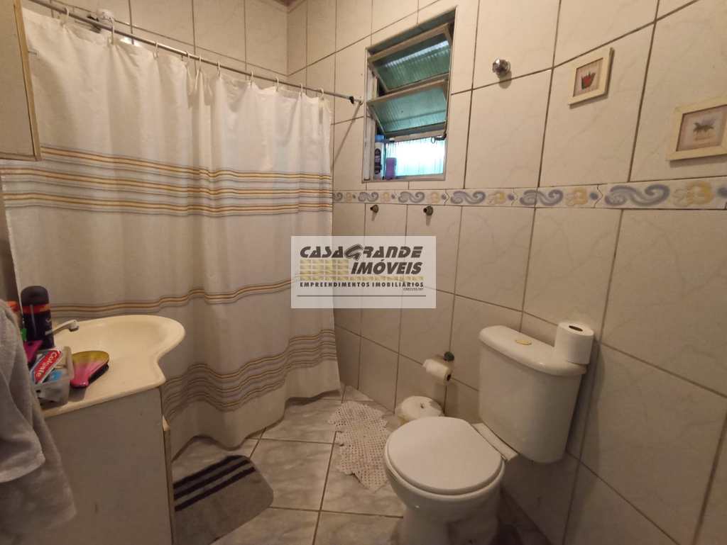 Casa em Praia Grande, no bairro Maracanã