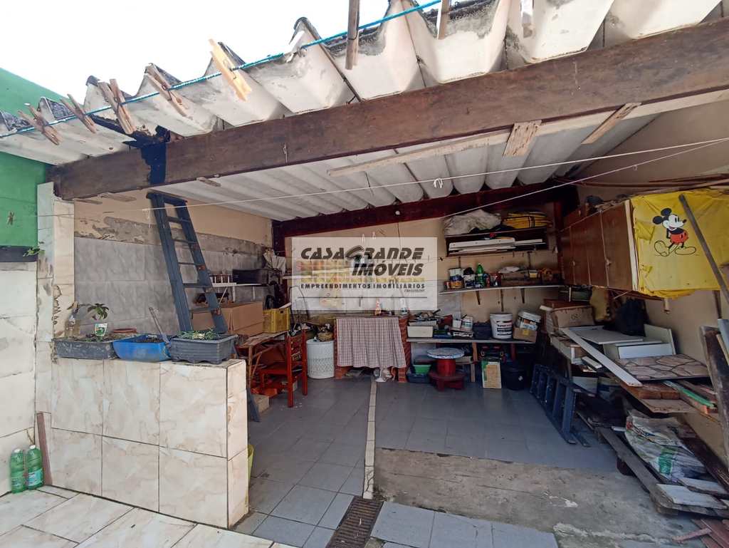 Casa em Praia Grande, no bairro Maracanã