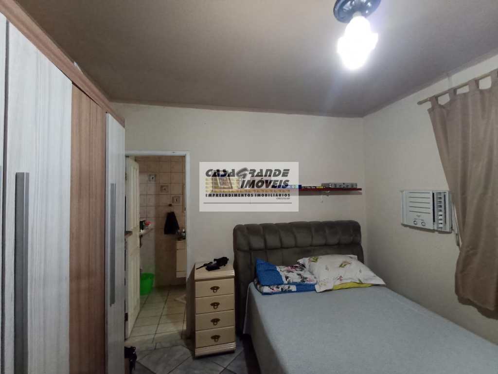 Casa em Praia Grande, no bairro Maracanã