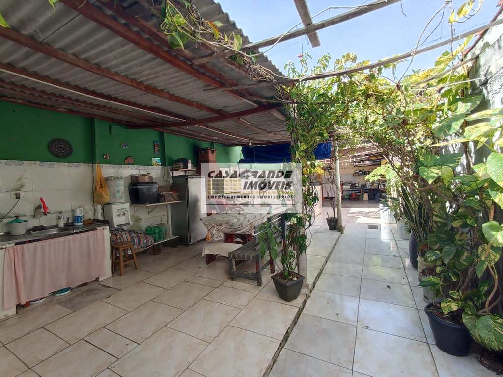 Casa em Praia Grande, no bairro Maracanã