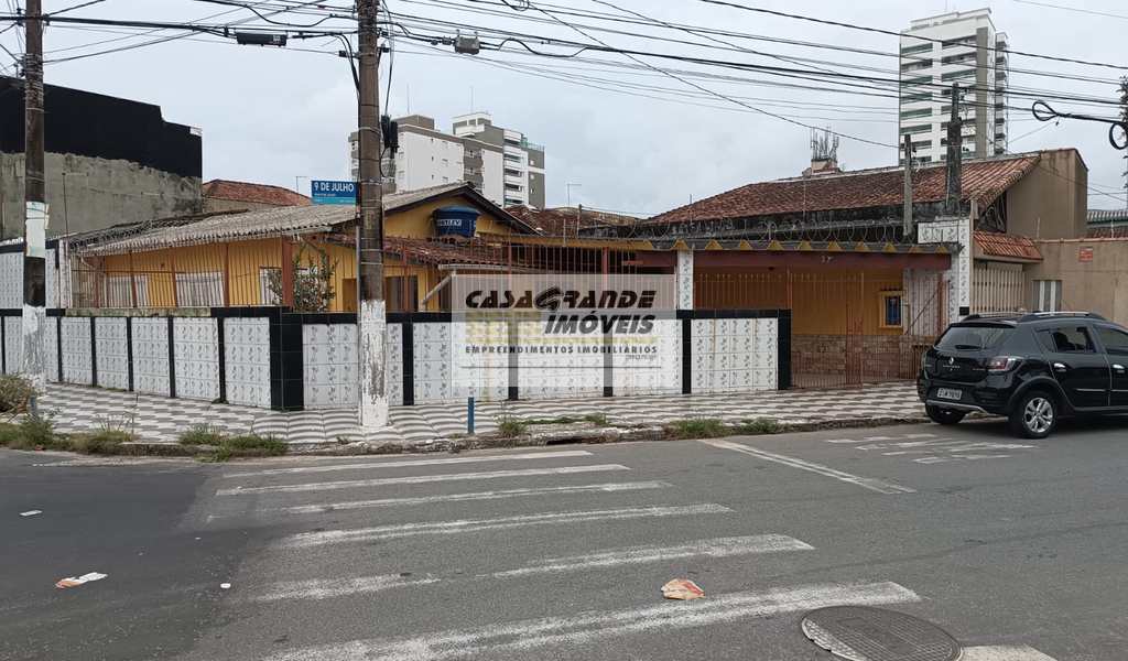 Casa em Praia Grande, bairro Mirim