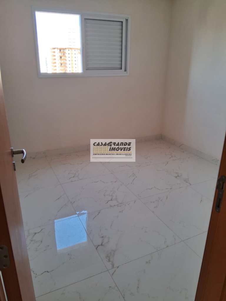 Apartamento em Praia Grande, no bairro Caiçara