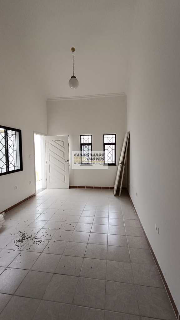 Casa em Praia Grande, no bairro Maracanã