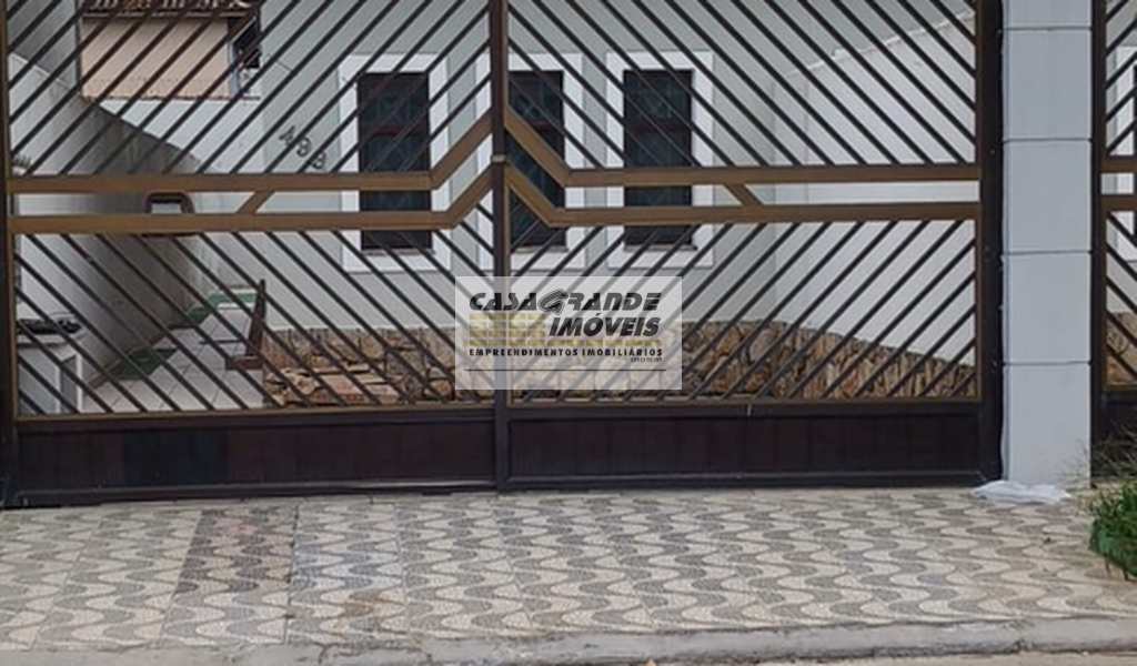 Casa em Praia Grande, bairro Maracanã
