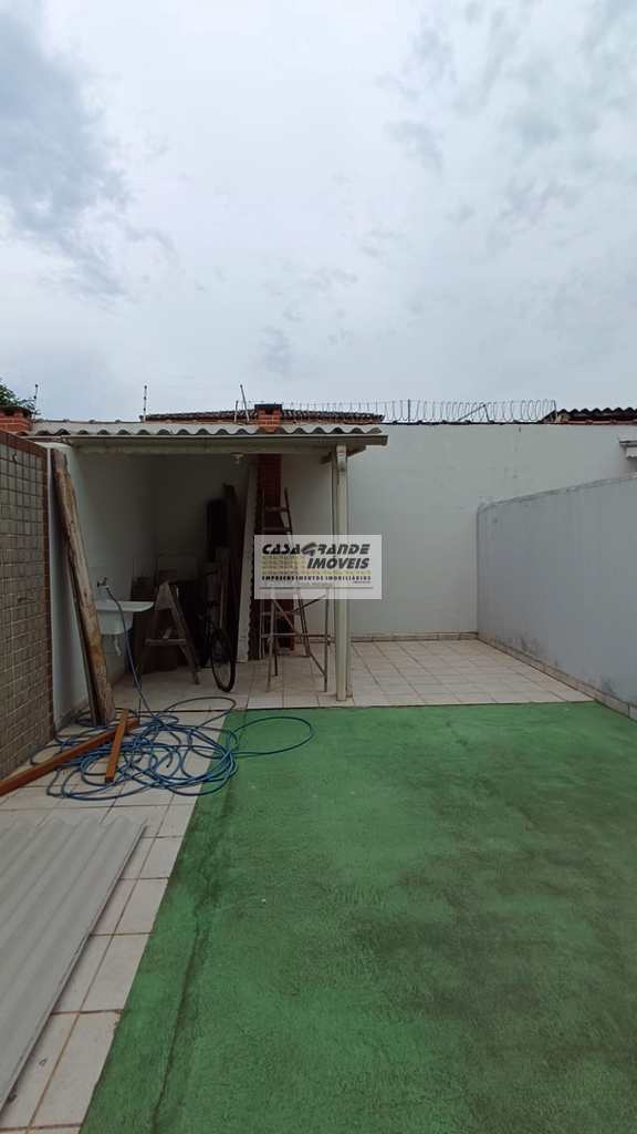 Casa em Praia Grande, no bairro Maracanã
