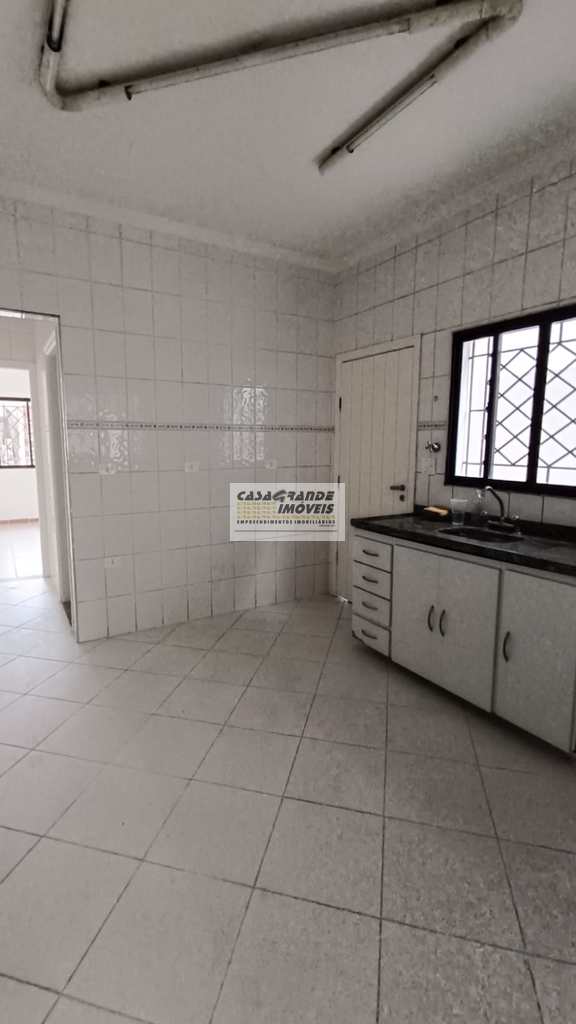 Casa em Praia Grande, no bairro Maracanã