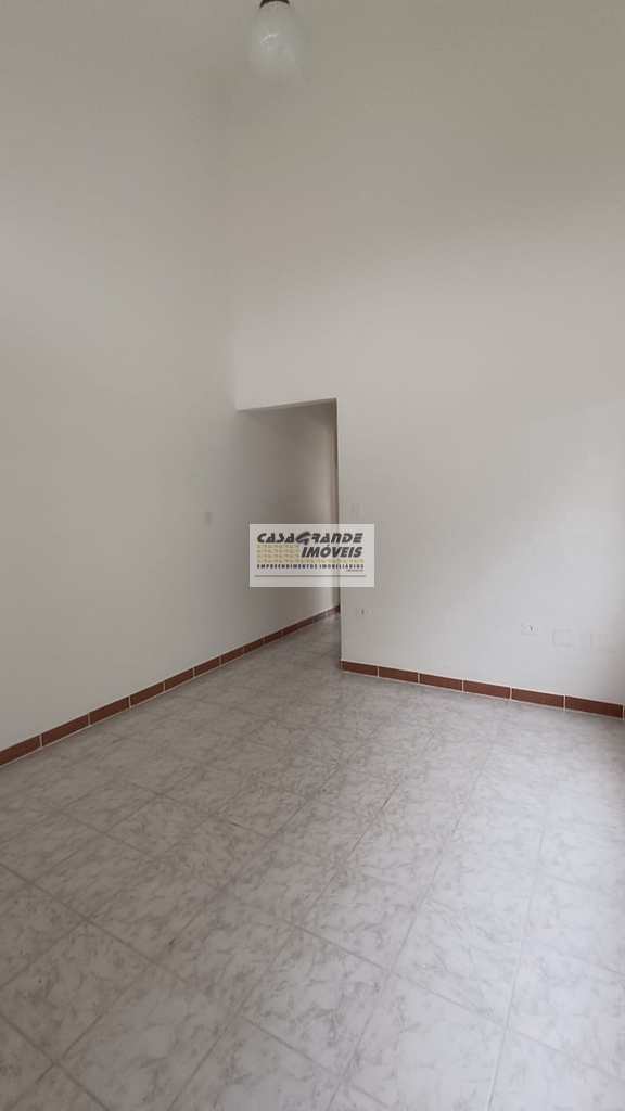 Casa em Praia Grande, no bairro Maracanã
