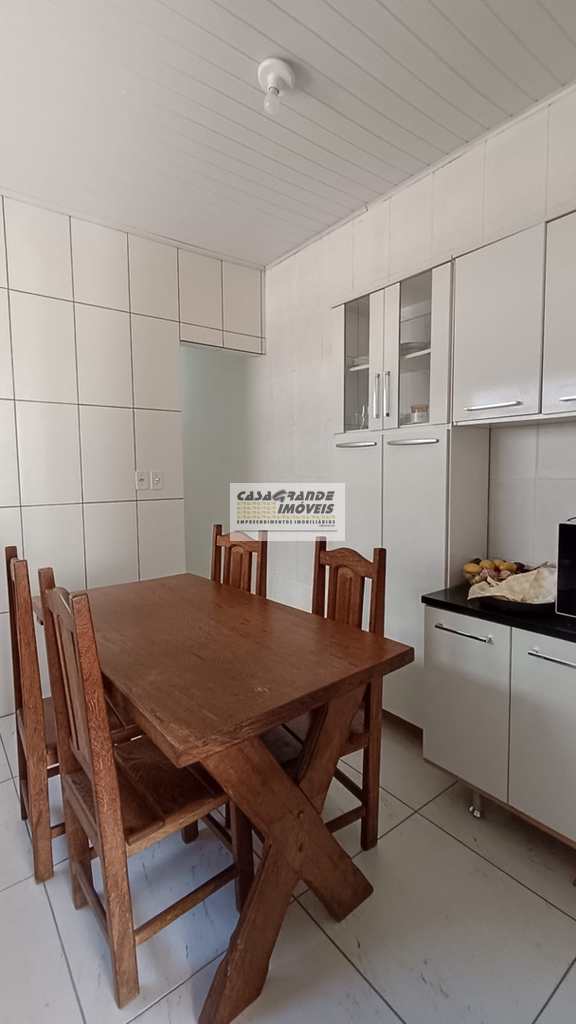 Casa em Praia Grande, no bairro Balneário Maracanã