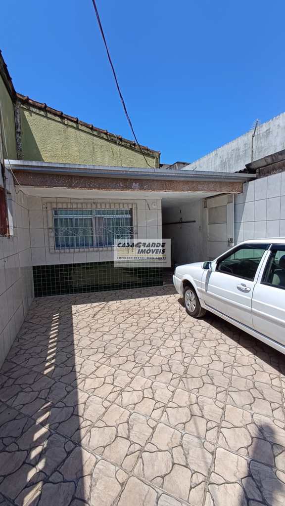 Casa em Praia Grande, no bairro Balneário Maracanã