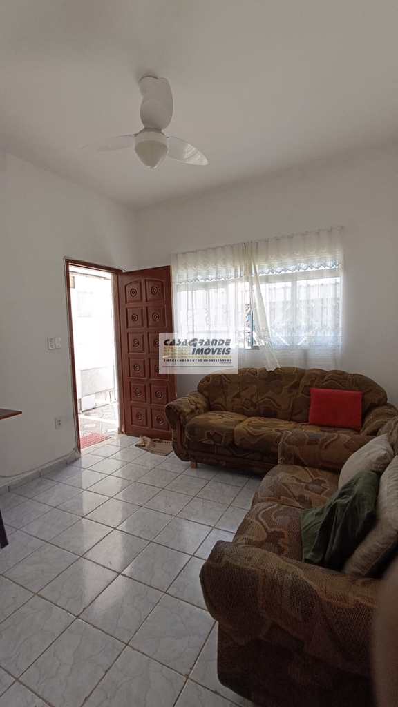 Casa em Praia Grande, no bairro Balneário Maracanã