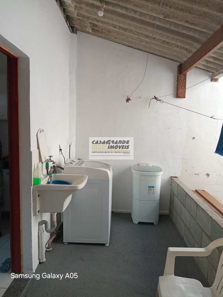 Casa em Praia Grande, no bairro Balneário Maracanã