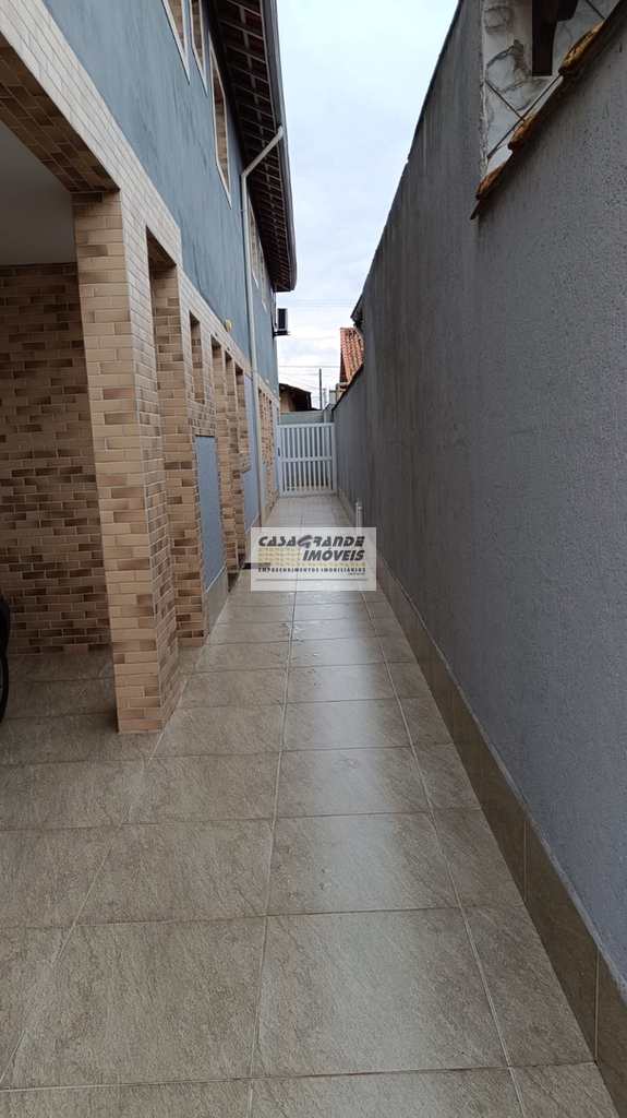 Casa de Condomínio em Praia Grande, no bairro Maracanã