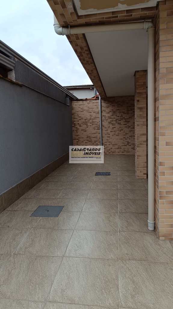 Casa de Condomínio em Praia Grande, no bairro Maracanã