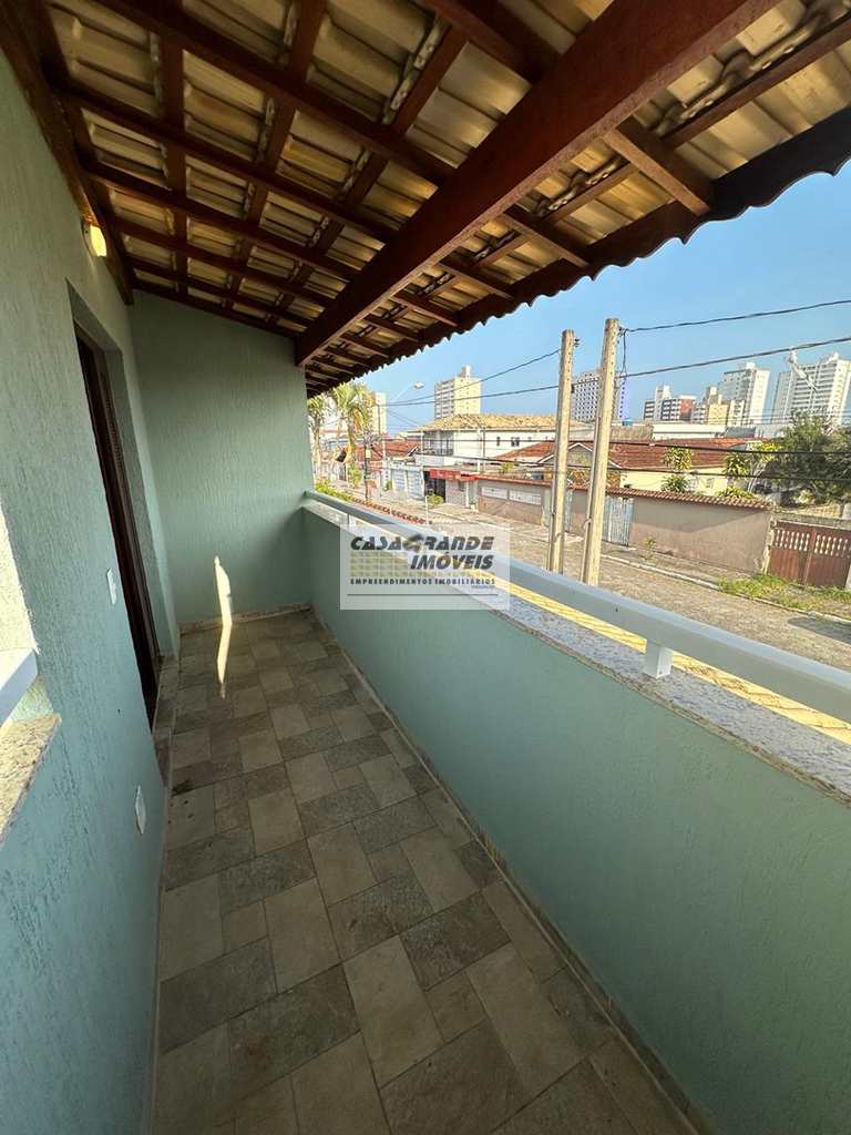 Casa em Praia Grande, no bairro Maracanã