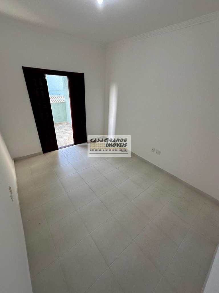 Casa em Praia Grande, no bairro Maracanã