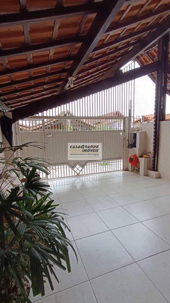 Casa em Praia Grande, no bairro Maracanã