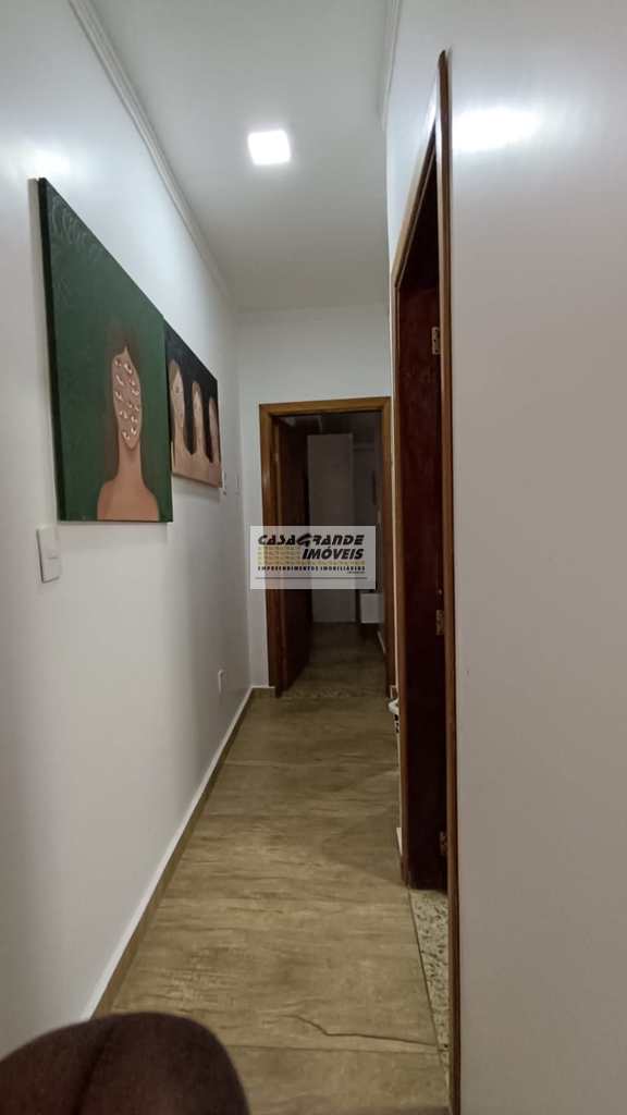Casa em Praia Grande, no bairro Maracanã
