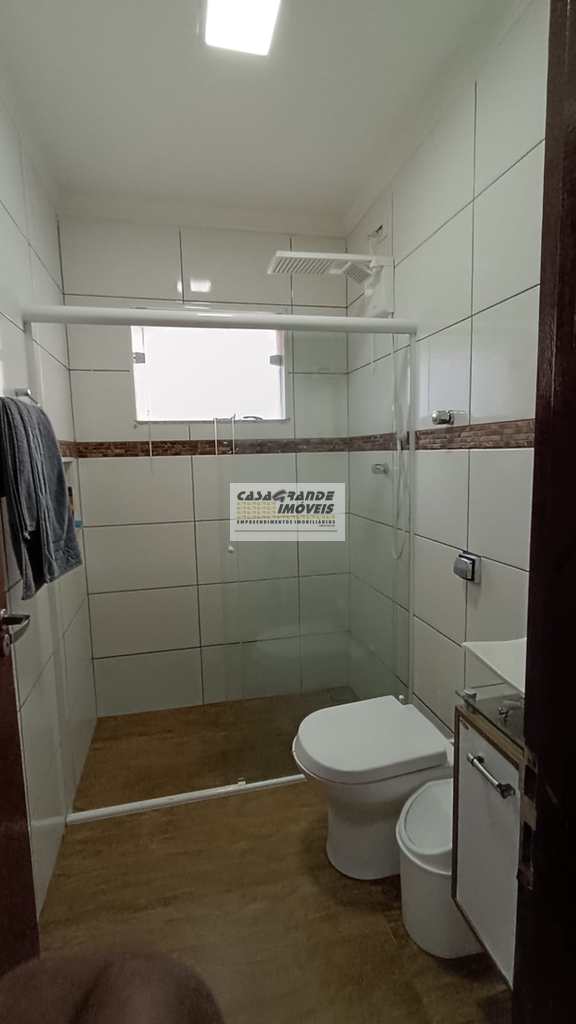 Casa em Praia Grande, no bairro Maracanã