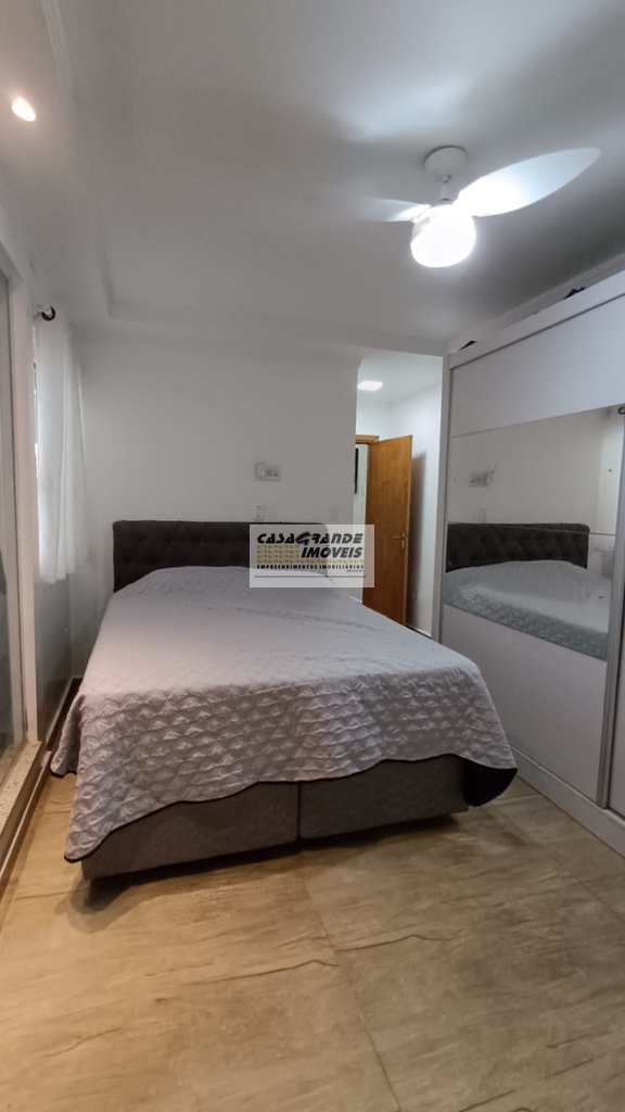 Casa em Praia Grande, no bairro Maracanã