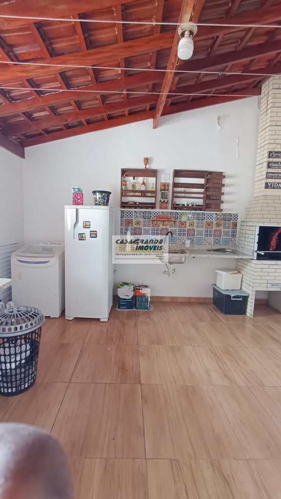 Casa em Praia Grande, no bairro Maracanã