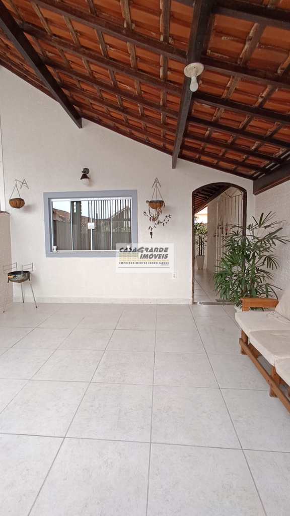 Casa em Praia Grande, no bairro Maracanã