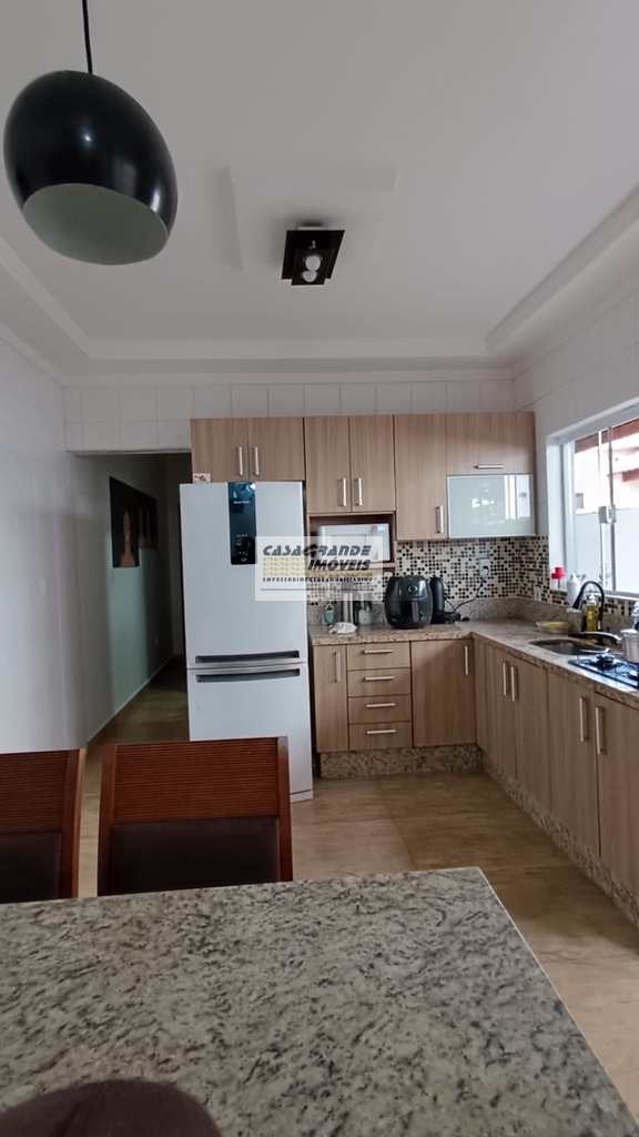 Casa em Praia Grande, no bairro Maracanã