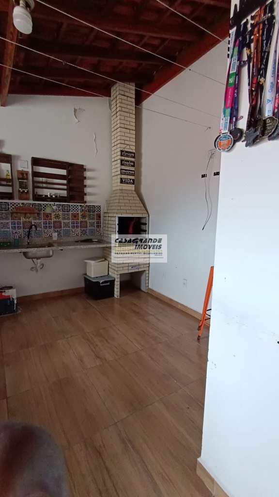 Casa em Praia Grande, no bairro Maracanã