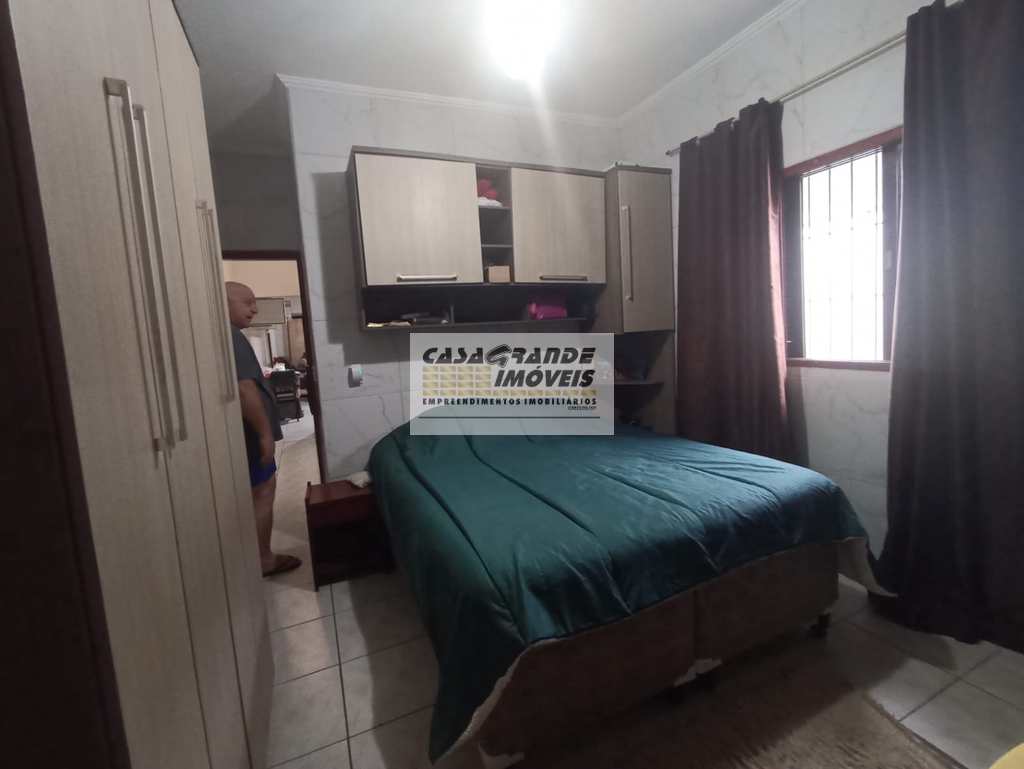 Casa em Praia Grande, no bairro Maracanã