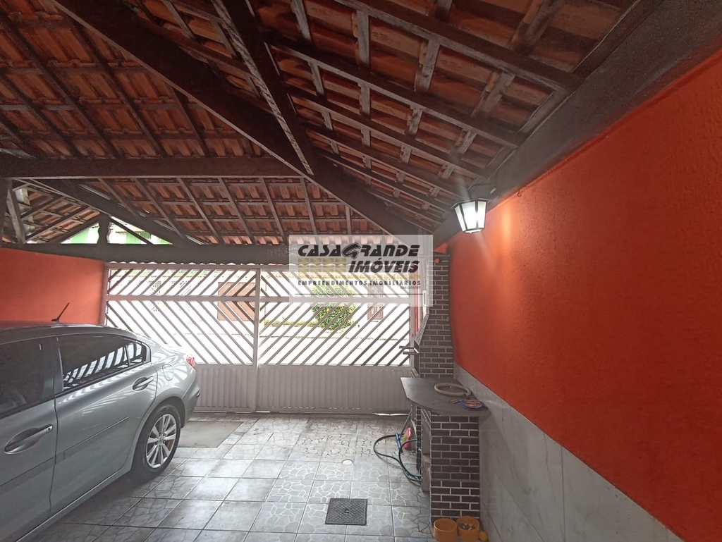 Casa em Praia Grande, no bairro Maracanã