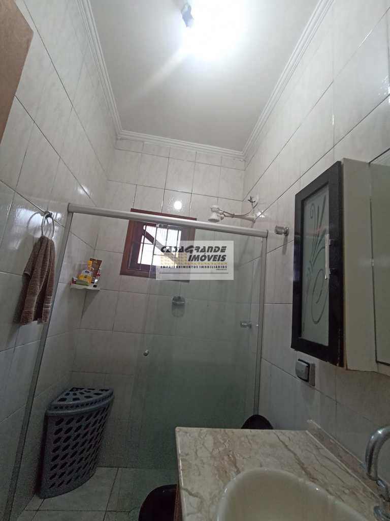 Casa em Praia Grande, no bairro Maracanã