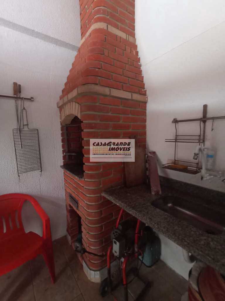 Casa em Praia Grande, no bairro Maracanã