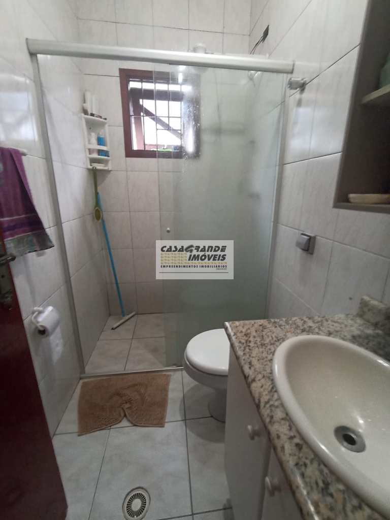 Casa em Praia Grande, no bairro Maracanã