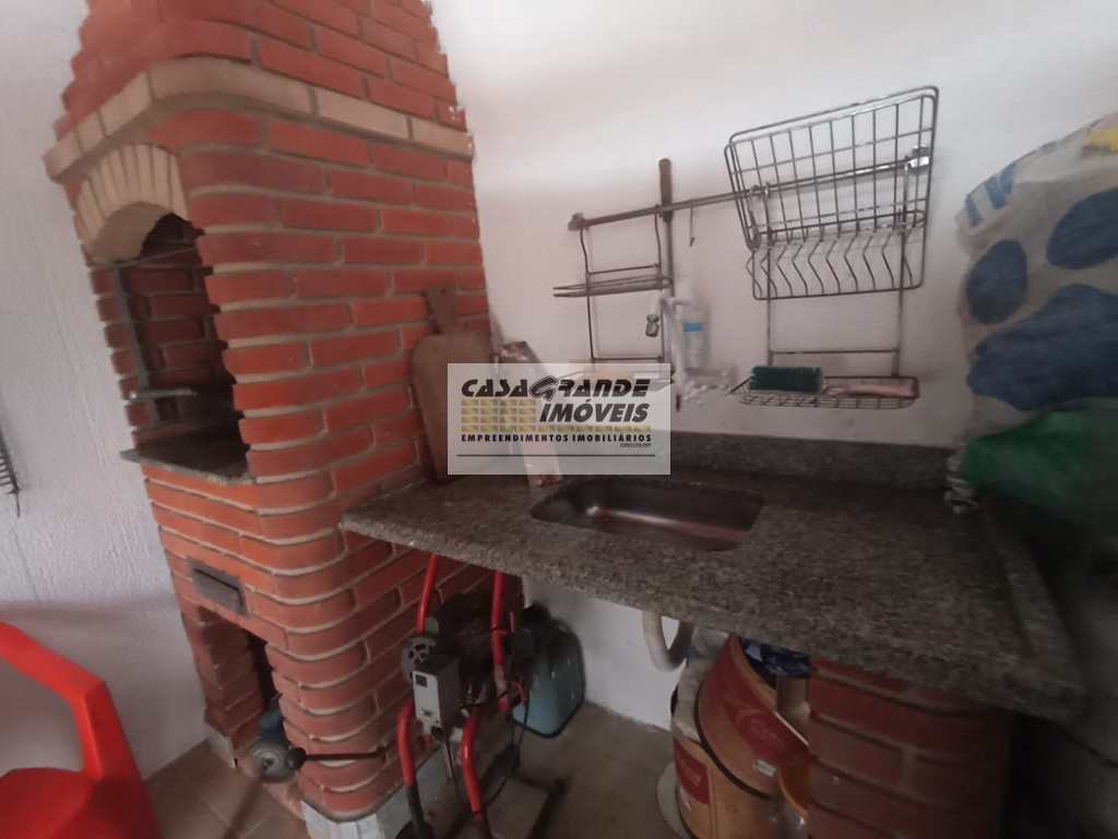 Casa em Praia Grande, no bairro Maracanã
