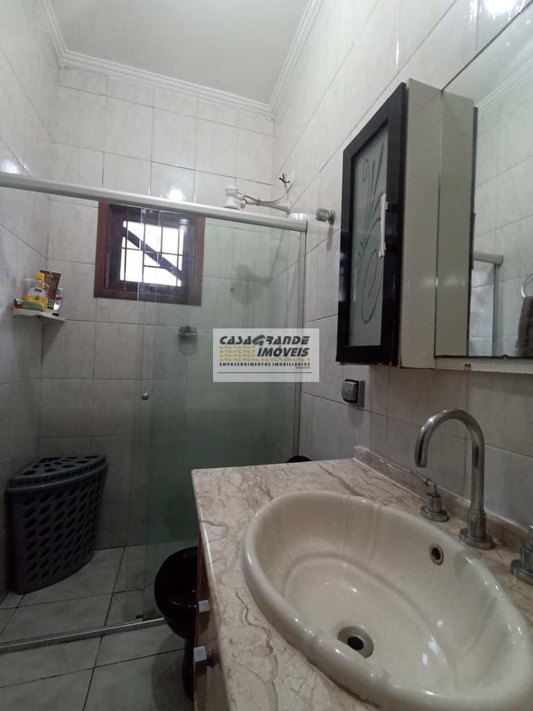 Casa em Praia Grande, no bairro Maracanã