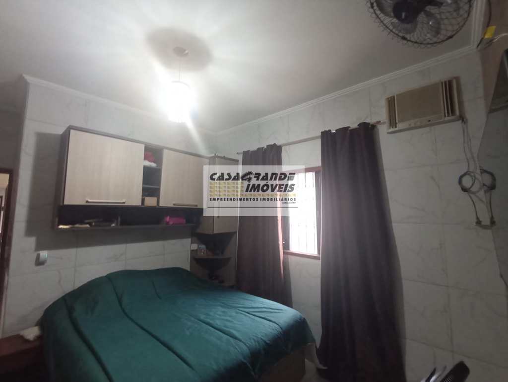 Casa em Praia Grande, no bairro Maracanã