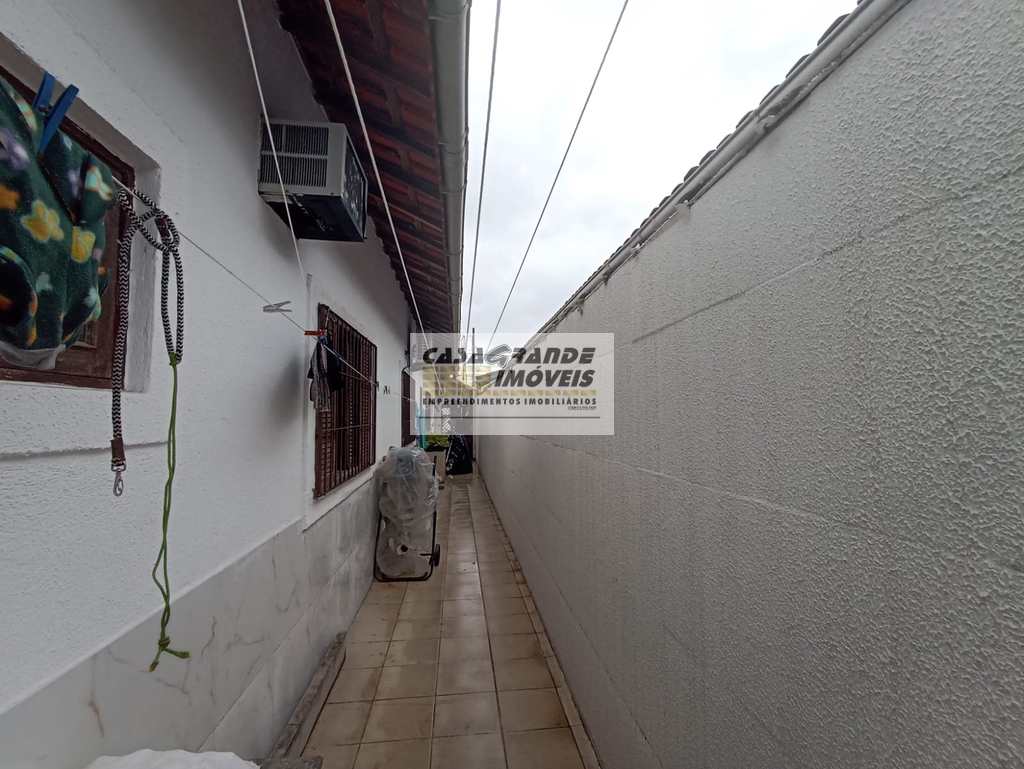 Casa em Praia Grande, no bairro Maracanã