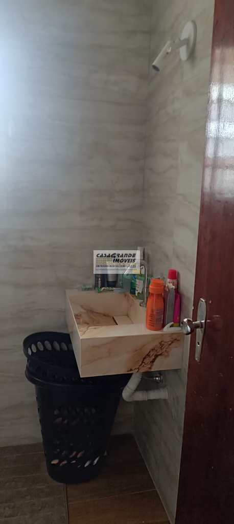 Casa em Praia Grande, no bairro Solemar