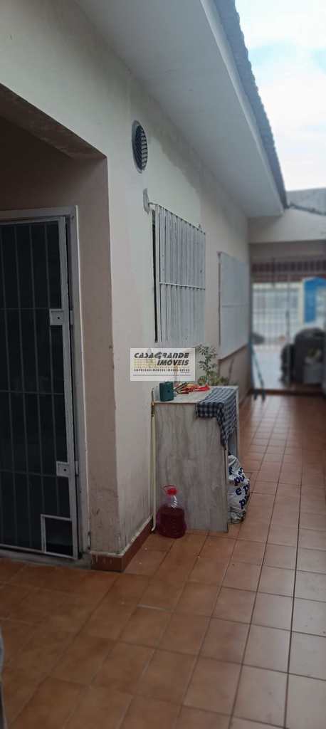 Casa em Praia Grande, no bairro Solemar