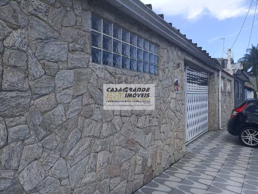 Casa em Praia Grande, no bairro Real