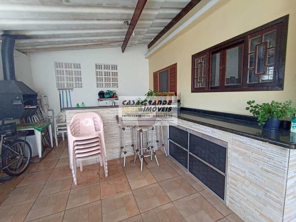 Casa em Praia Grande, no bairro Real