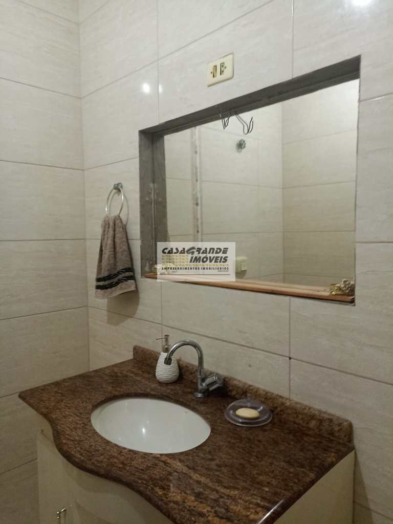 Casa em Praia Grande, no bairro Real